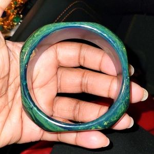 Vintage Rounded Square Green Swirl Bakelite Bangle Bracelet